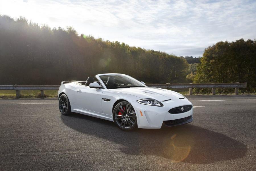  Jaguar XKR-S Convertible 2012 года  (фото 25 из 45)